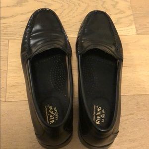 Bass Weejun Whitney Loafers in Black